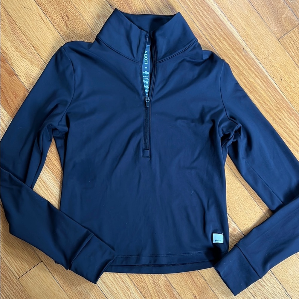 Vuori Women's Black studio half zip